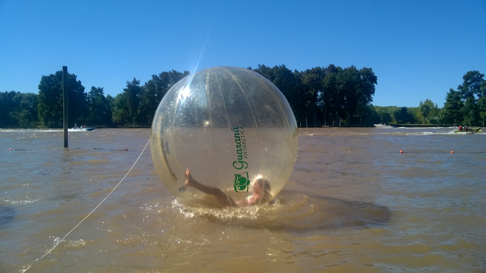 Juevos para Evento Guaraná Antartica
