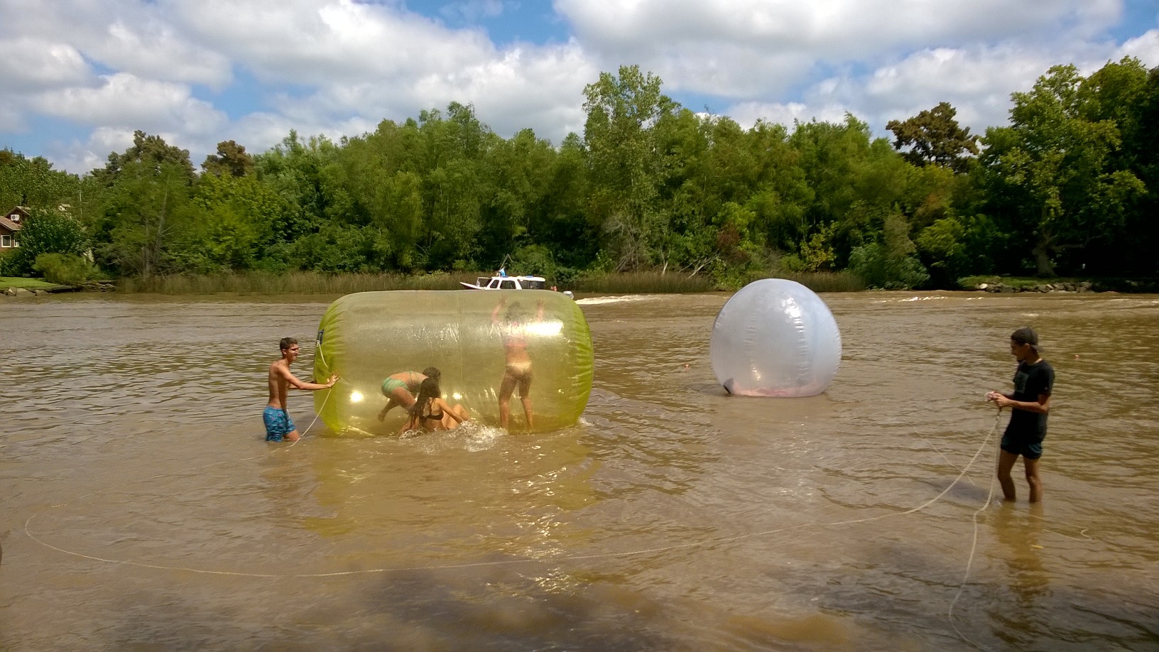 Juegos en evento campamento aeronavegantes